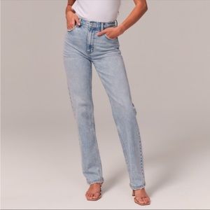 Ultra High Rise 90s Straight Jean